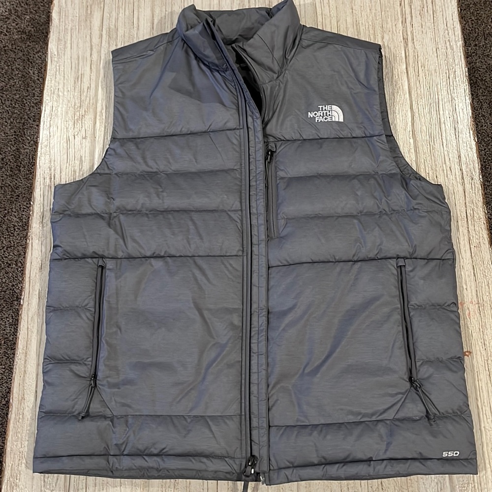The North Face mens gray vest 550 gram down